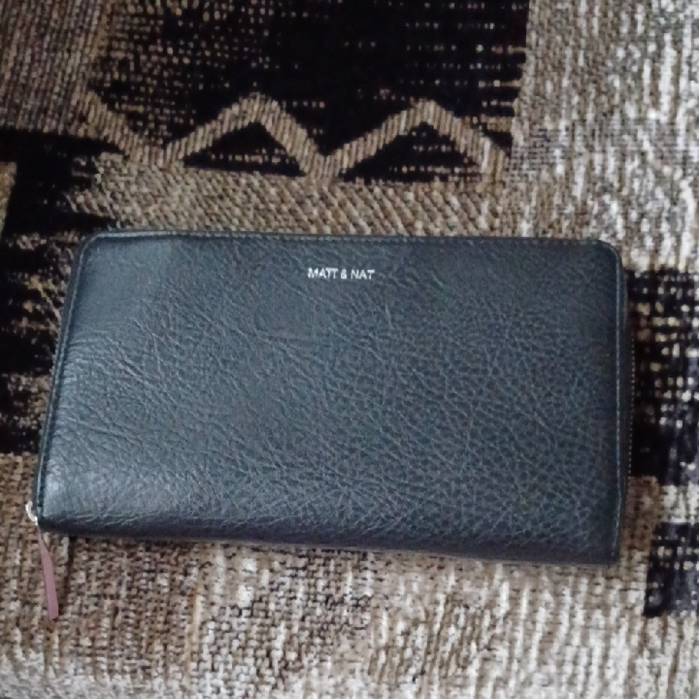 4/$30 Matt & Nat Large Black Faux Leather Wallet